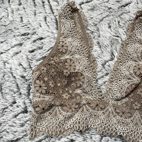 Victoria’s Secret Lace Bralette XS - Picture 3 of 6